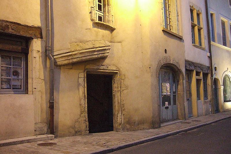 2010-05- (173).JPG - "Maison Gotique" - ein Haus aus der Zeit der Gotik